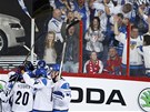 Finové na led i v hlediti se radují z gólu v zápase s Ruskem.
