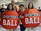 Sázková hra Powerball je v USA nemírn populární.