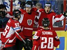Rakoutí hokejisté se radují z gólu v brance Finska.