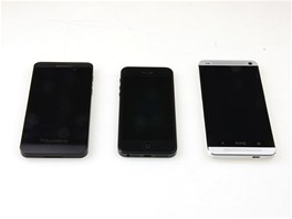 BlackBerry Z10, Apple iPhone 5 a HTC One mají údajn velmi podobný design. U...