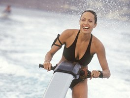 Angelina Jolie ve filmu Lara Croft - Tomb Raider: Kolébka ivota (2003)