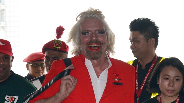 Nejvy, nejstar a nejvousatj letuka AirAsia - miliard Richard Branson