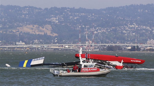 Pevrcen lo Artemis, ve kter u San Franciska zahynul olympijsk ampion v jachtingu Andrew Simpson.