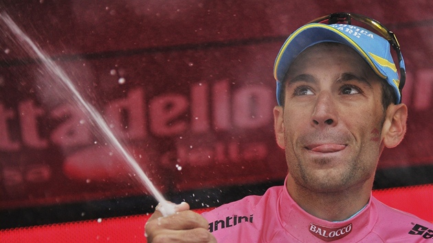 Vincenzo Nibali si udrel rov dres i por 13. etapu Gira.