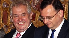 Miloš Zeman a Petr Nečas ve svatováclavské kapli (10. května 2013)