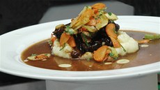 Telecí lí�ka na vín�. Zázrak stvo�ený z na první pohled mén� kvalitního masa za