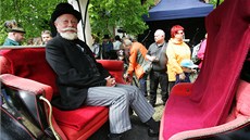 Heinrich von Mattoni v podání herce B�etislava Tetery v ko�á�e.