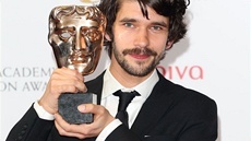 Ben Whishaw s televizní cenou BAFTA
