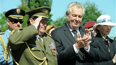 Prezident Milo� Zeman a p�edseda �eského svazu bojovník� za svoboru Jaroslav