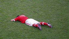 PORA�ENÝ. Jen co finále Evropské ligy skon�ilo, padl úto�ník Oscar Cardozo na