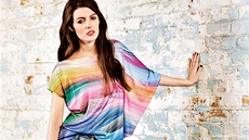 Pokud milujete pestré barvy, m��ete se do batiky obléci taky. Vyberte si jeden...