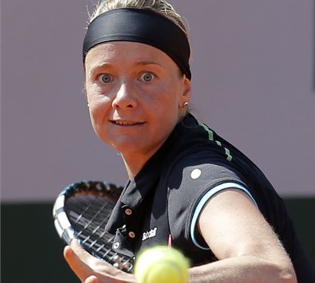 PEKVAPENÍ. Zuzana Kuová vyadila v prvním kole Roland Garros Julii Görgesovou.