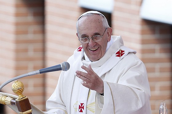 Pape Frantiek  apeluje na mafii, aby pestala se zotroováním lidí.