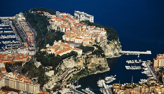 V Monaku ije 23 600 lidí na kilometru tverením.