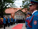 Pamtníci a zastánci návratu monarchie se do "srdce Srbska", jak Topolu