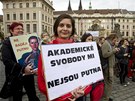 Protest proti váhání Miloe Zemana nad jmenováním Martina C. Putny profesorem...