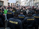 Policejní tkoodnci v Duchcov zabránili úastníkm demonstrace v jejich...