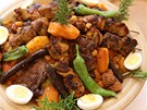 Tuniské národní jídlo: kuskus s masem a zeleninou je díky harisse velmi pálivý.