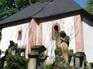 Na opukovém vrchu Chotuc u mstyse Kinec na Nymbursku stojí kaple Nejsvtjí...