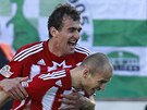 Kenan Karauz (nahoe) a Martin Kotyza slaví gól ikova.