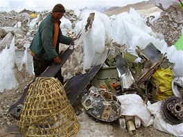 Dobrovolníci poádají od roku 2010 kadoron akci Zachrame Mount Everest od...