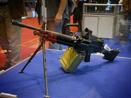 Lehký kulomet M249 Minimi, který by se ml stát souástí standardní výzbroje...