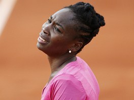 NEJDE TO. Venus Williamsov vypadla na Roland Garros u v prvnm kole.