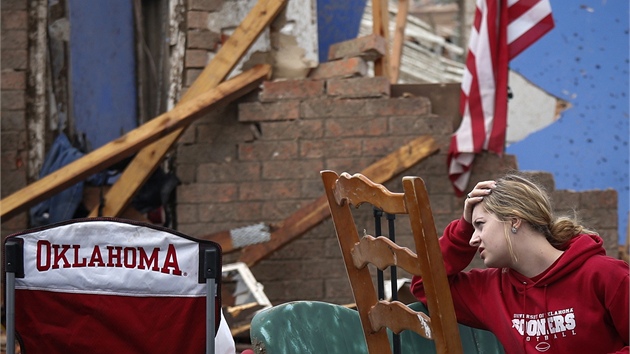 Následky niivého tornáda v americkém mst Moore na pedmstí Oklahoma City