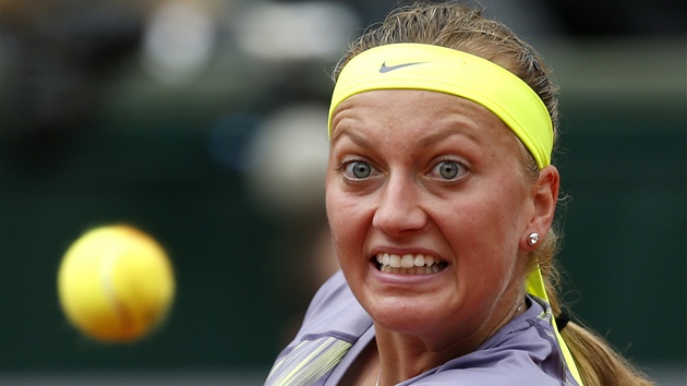 MAXIMLN SOUSTEDN. esk tenistka Petra Kvitov se chyst zashnout mek v utkn 1. kola na Roland Garros.