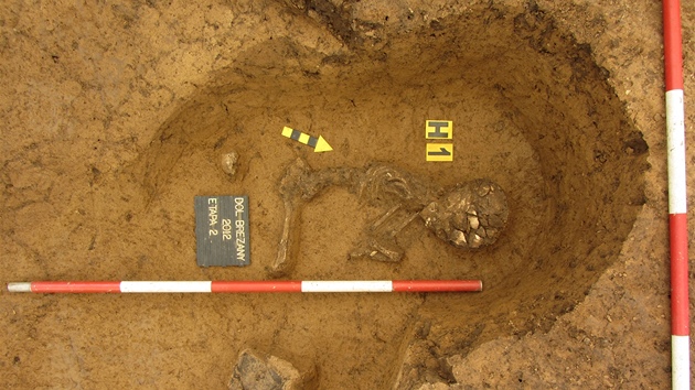 Kostra dítěte je jediným důkazem pohřbívání na nalezišti v Dolních Břežanech.