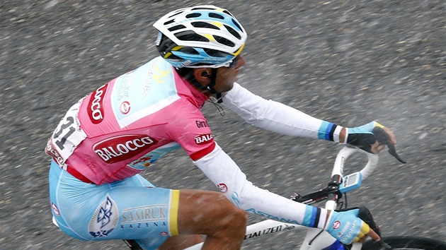 Italsk cyklista Vincenzo Nibali v 15. etap Gira dItalia
