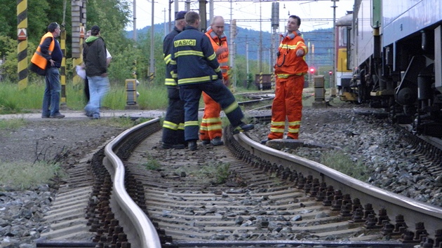 U Nepomuku v pondl veer vykolejila lokomotiva rychlku. Nehoda se obela bez zrann.