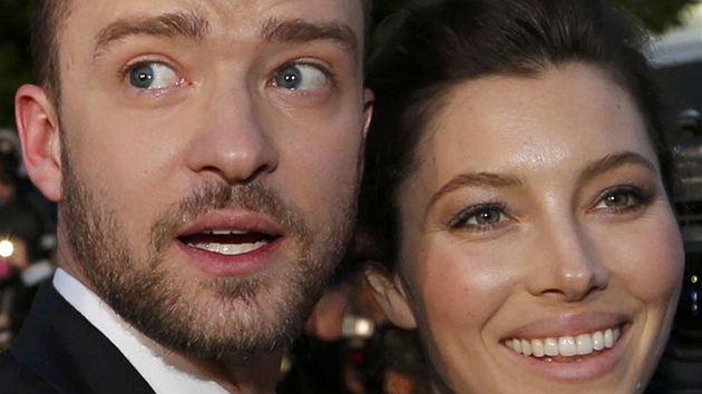 Justin Timberlake a Jessica Bielov (Cannes, 19. kvtna 2013)