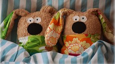 Uáci Joná a Johanka z jarní limitované edice hejivých polták mají v tle