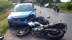 St�et motocyklisty s fordem u Starých Jesen�an skon�il tragicky. Foto: Policie