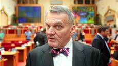 Bohuslav Svoboda bhem jednání zastupitelstva na praském magistrát. (23.
