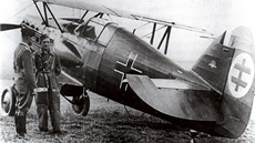 Slovenská Avia B.534, na směrovce je výsostný znak SVZ z počátečního období.
