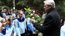 Prezident Milo Zeman se zúastnil otevírání studánek Barborky a Vitulky u Tí