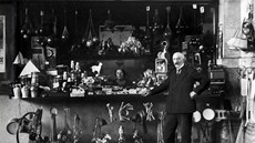 Georges Mélies ped svým hrakástvím na nádraí Montparnasse