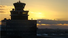 Řídicí věž na pražském letišti