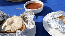 Snídan mexických jimador - tortilly plnné pálivou smsí masa i brambor