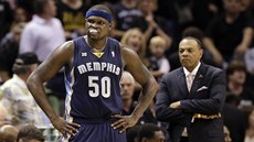 Zach Randolph a trenér Lionel Hollins jsou zklamaní z vývoje série se San