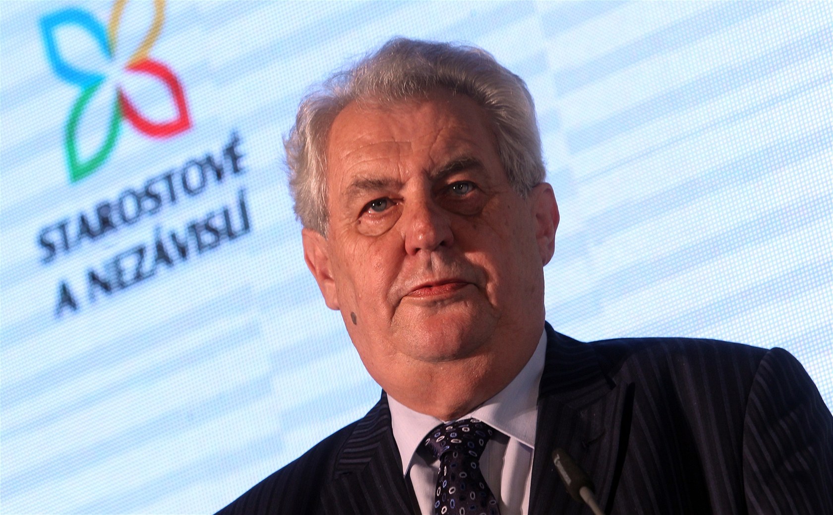 Milo� Zeman na sn�mu Starost� a nezávislých