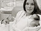 Lorna Vanurová se svými tyaty: ti chlapci a dvátko se narodili 25. ledna...
