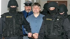 Jiří Kajínek u Krajského soudu v Plzni (10. ledna 2006)