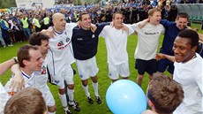 Libere�tí fotbalisté slaví v roce 2002 ligový titul. 