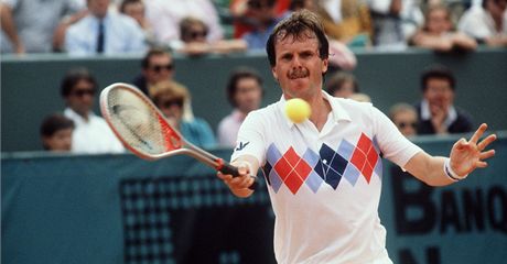 Polský tenista Wojciech Fibak v roce 1982 na French Open 
