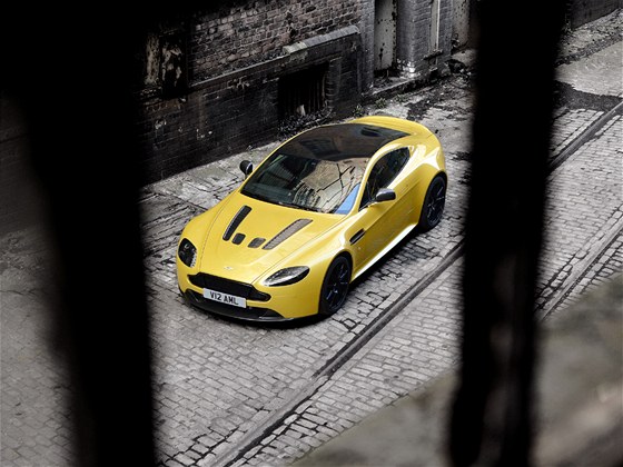 Aston Martin V12 Vantage S