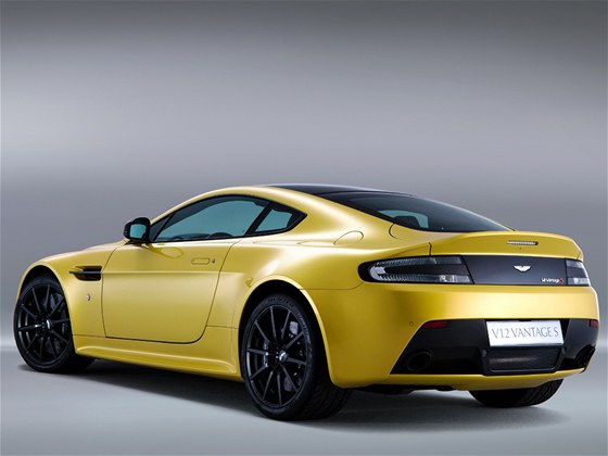 Aston Martin V12 Vantage S