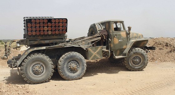 Raketomet Asadových jednotek ve mst Kusajr (2. ervna 2013)